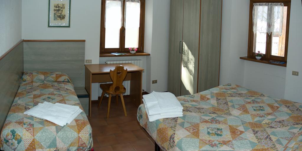 Casa Vacanze Ca' De Val Campodolcino Rum bild