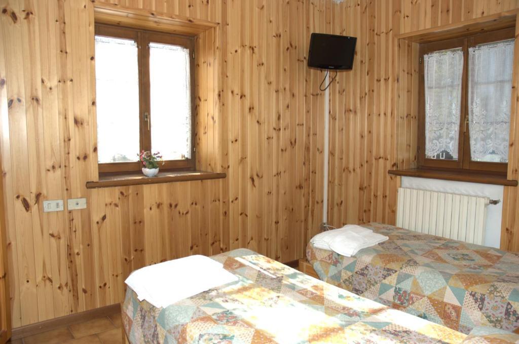Casa Vacanze Ca' De Val Campodolcino Exteriör bild