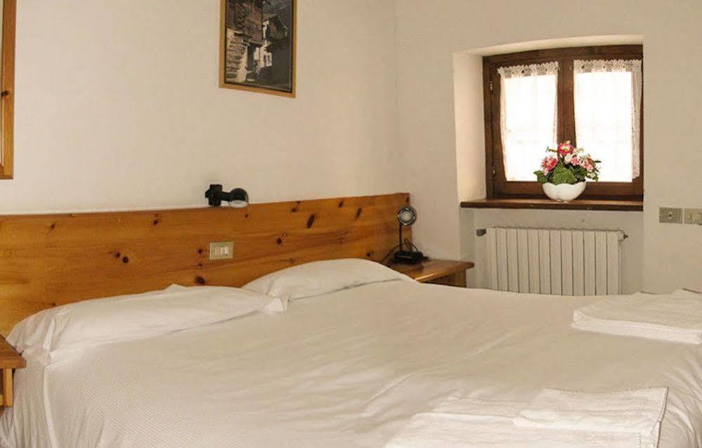 Casa Vacanze Ca' De Val Campodolcino Exteriör bild